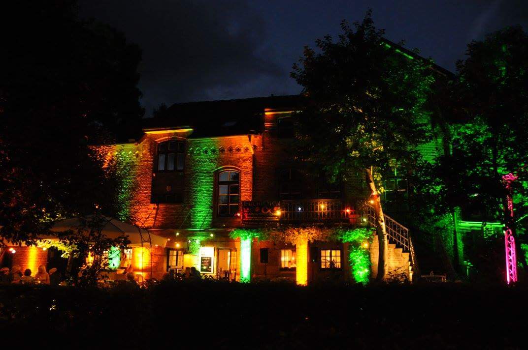 1C6841D8-A2A0-4EFA-95F8-3E6248E115DA