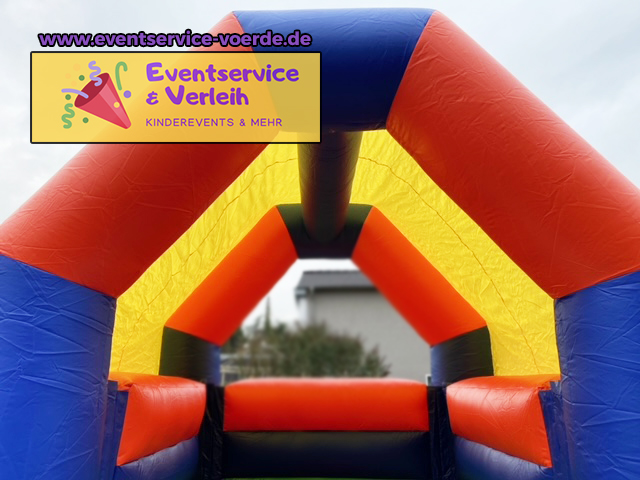 3_huepfburg_farbenfroh