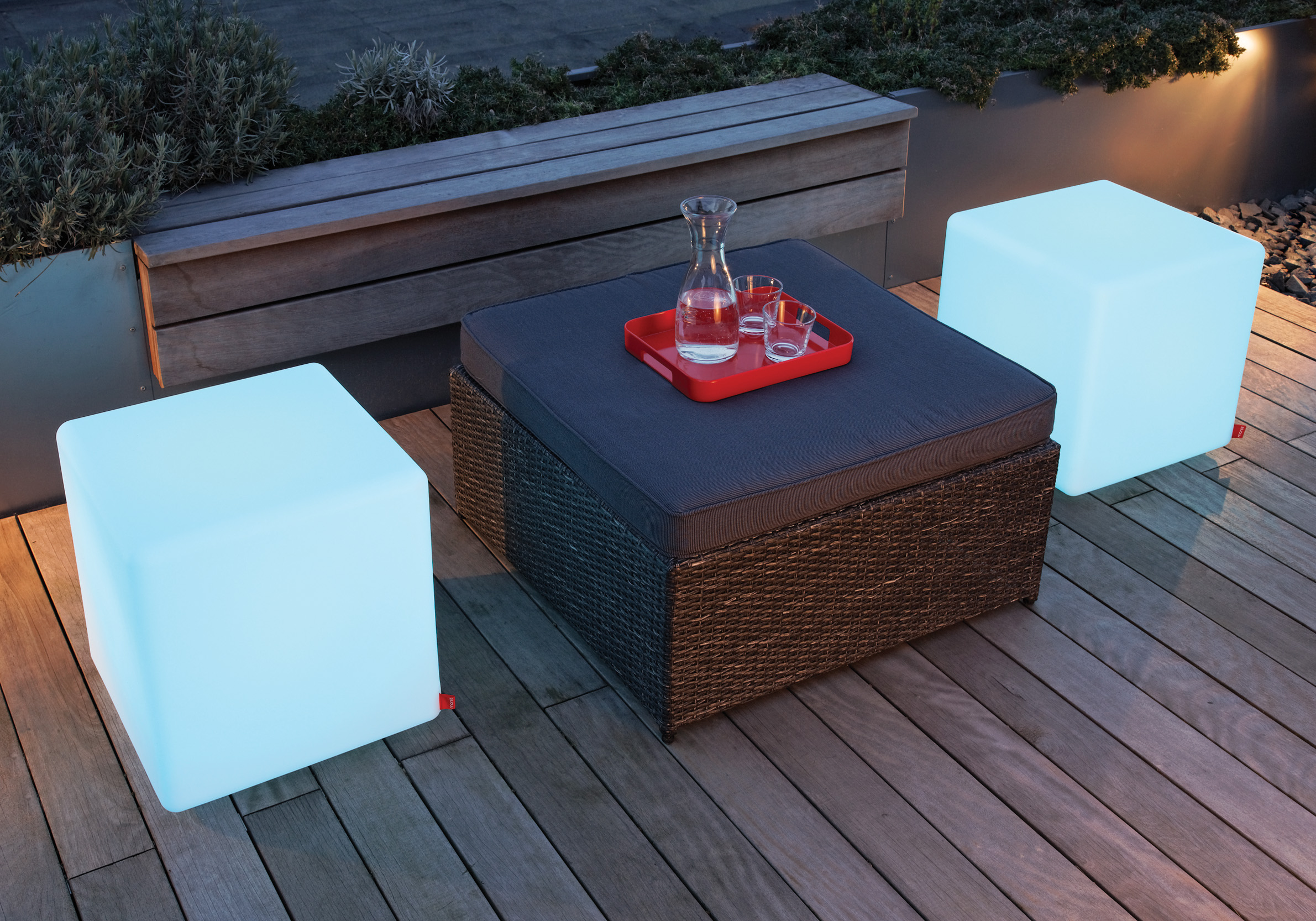 06-06-01-LED-Cube-Outdoor-LED-x2-300-dpi