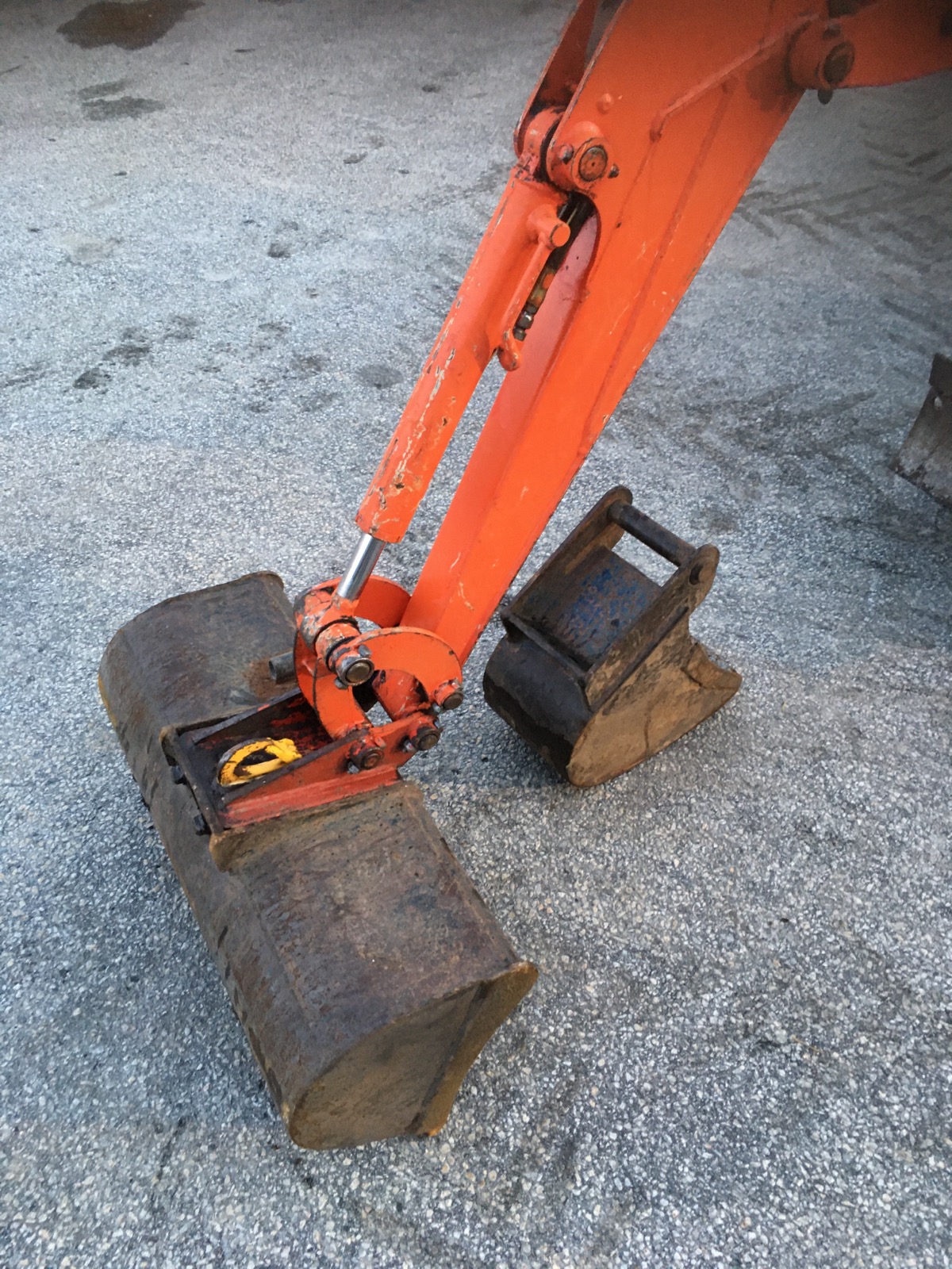 156F5275-5958-42B0-846C-707E8CAE19A8