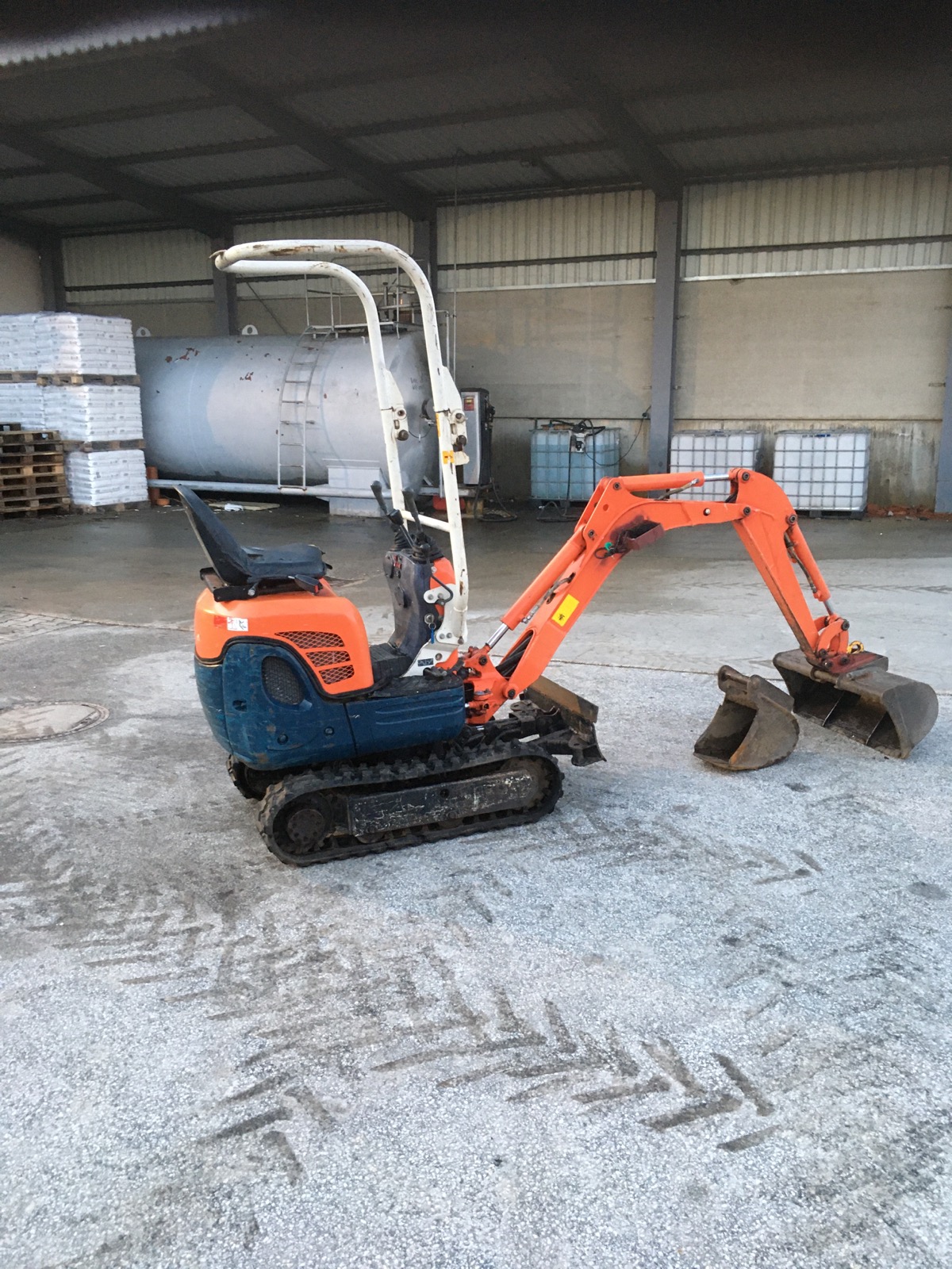 53E3951B-BA44-4B14-B9B2-9899372C04F5