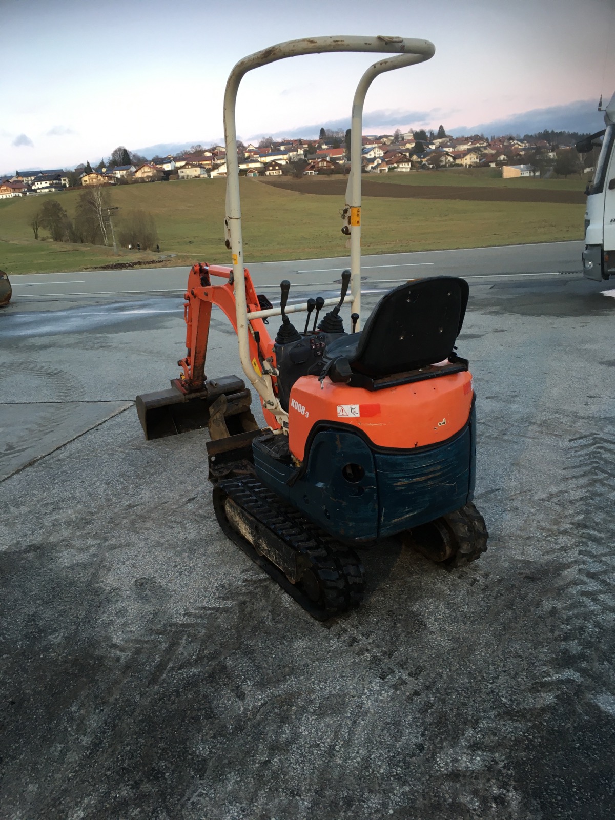 9948E4ED-B0FB-42AA-A5EC-805AF4FF3AD3