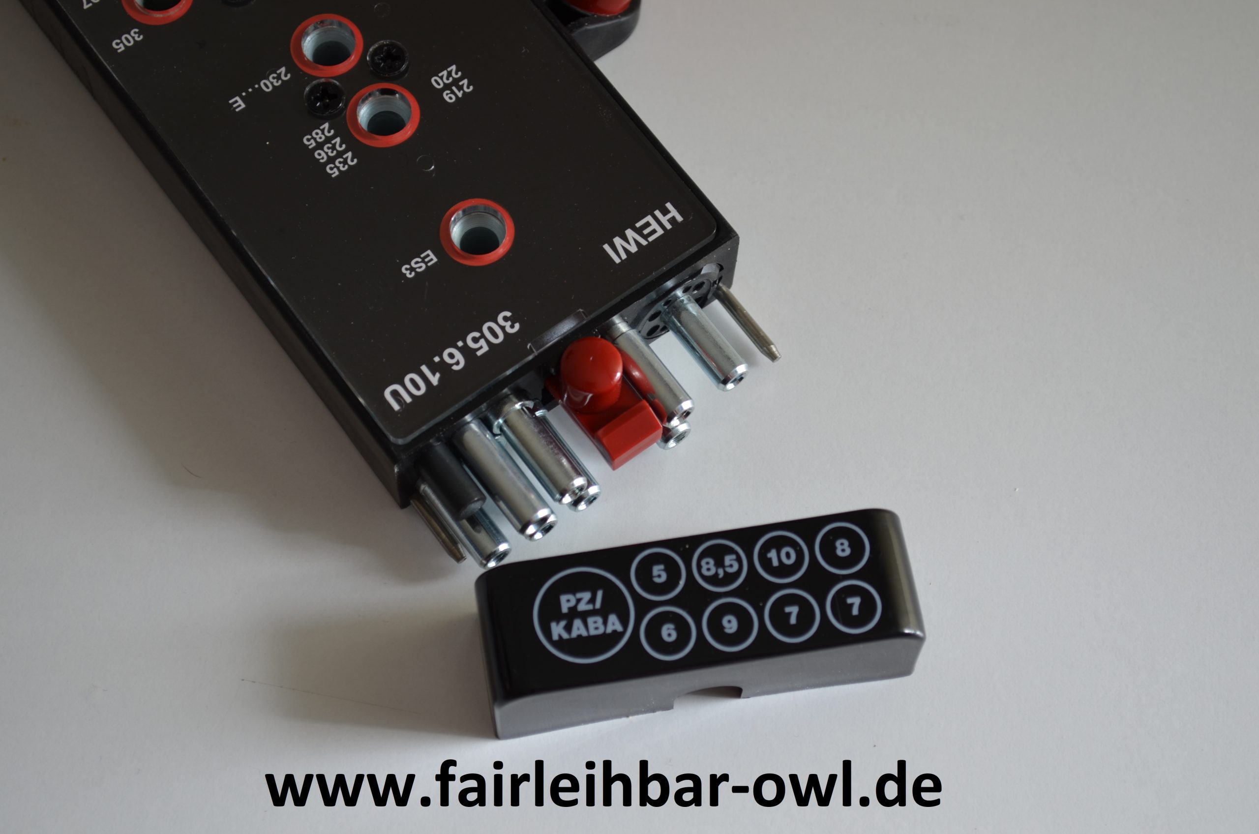 HEWI-Bpohrschablone-2-Signatur-1