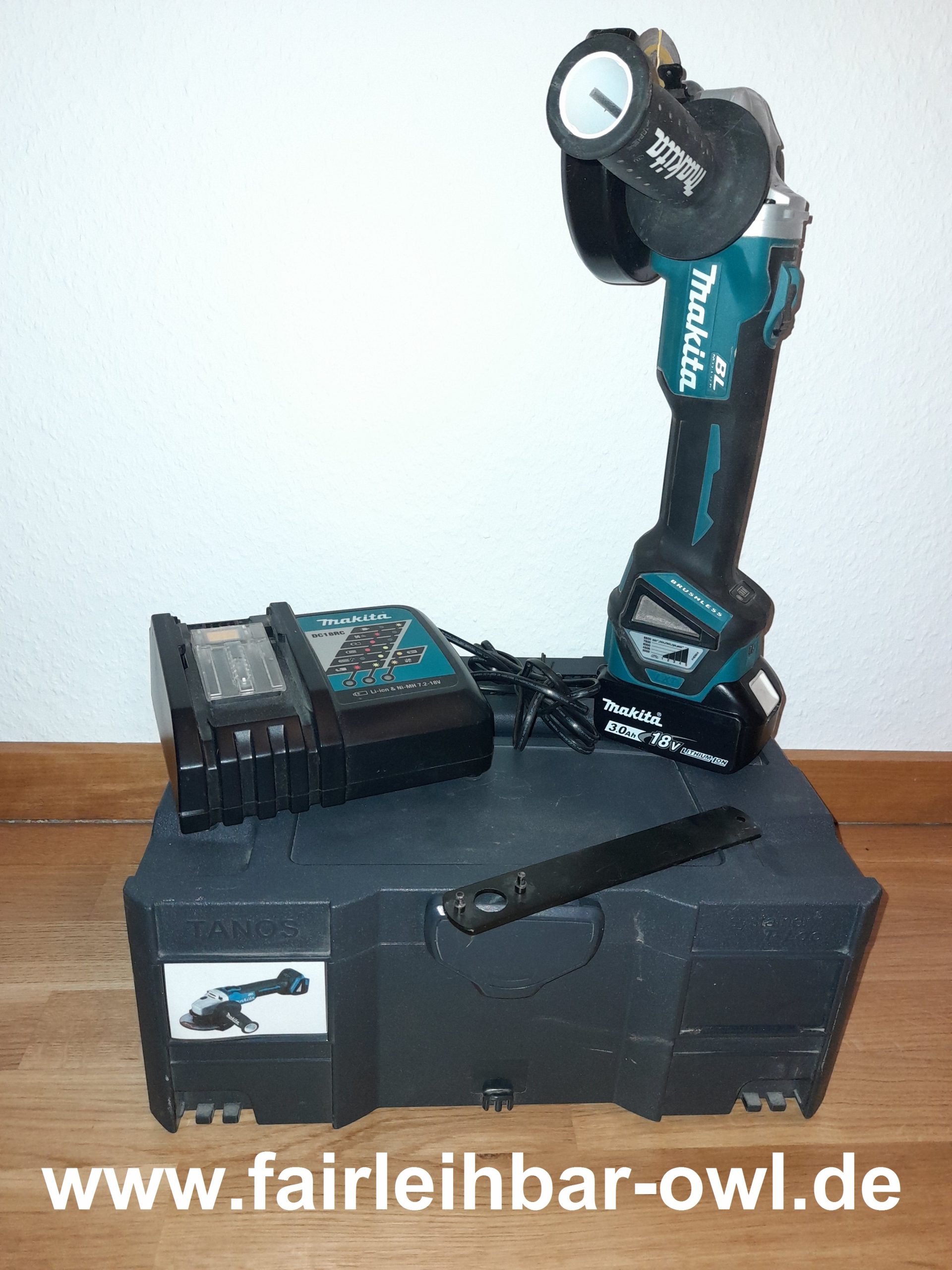 Makita-DGA511-Signatur-1
