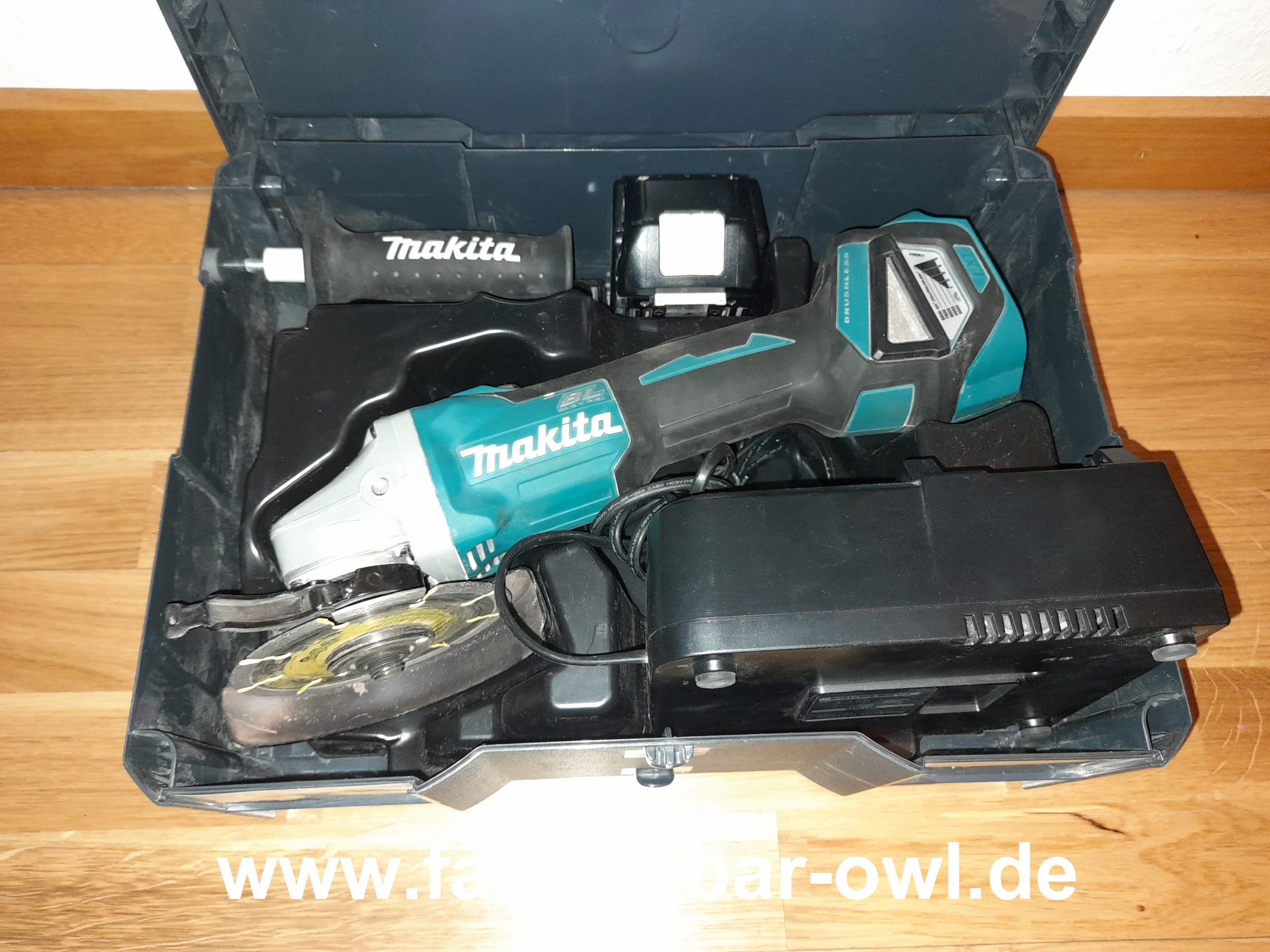 Makita-DGA511-Signatur-2