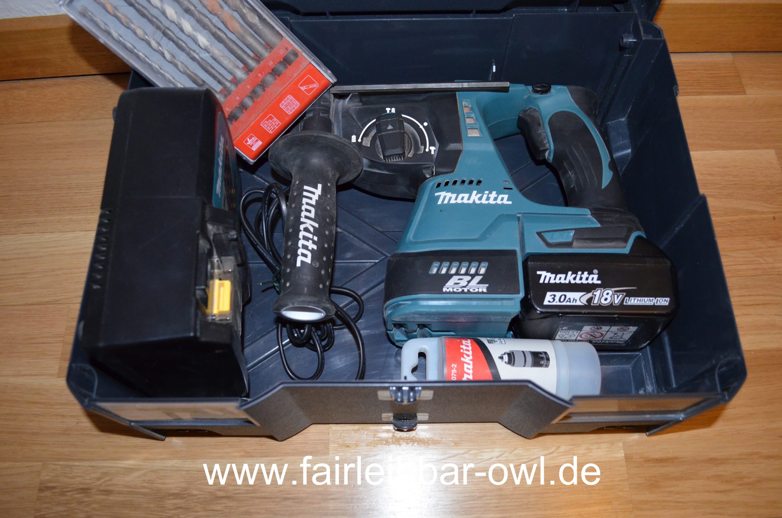 Makita-DHR-243-Signatur-2