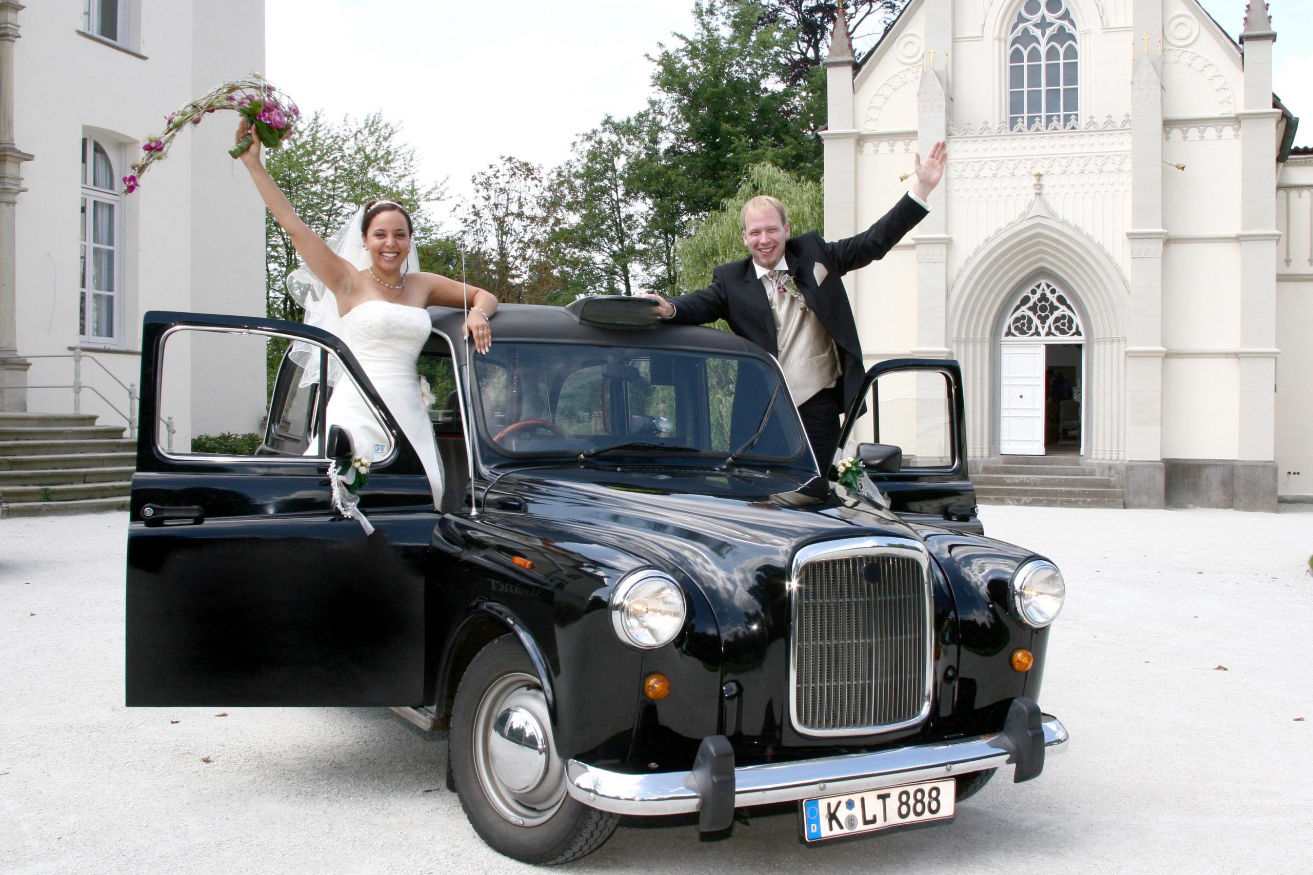 Mortimer-London-Taxi-Koeln-Ein-Hoch-auf-uns.