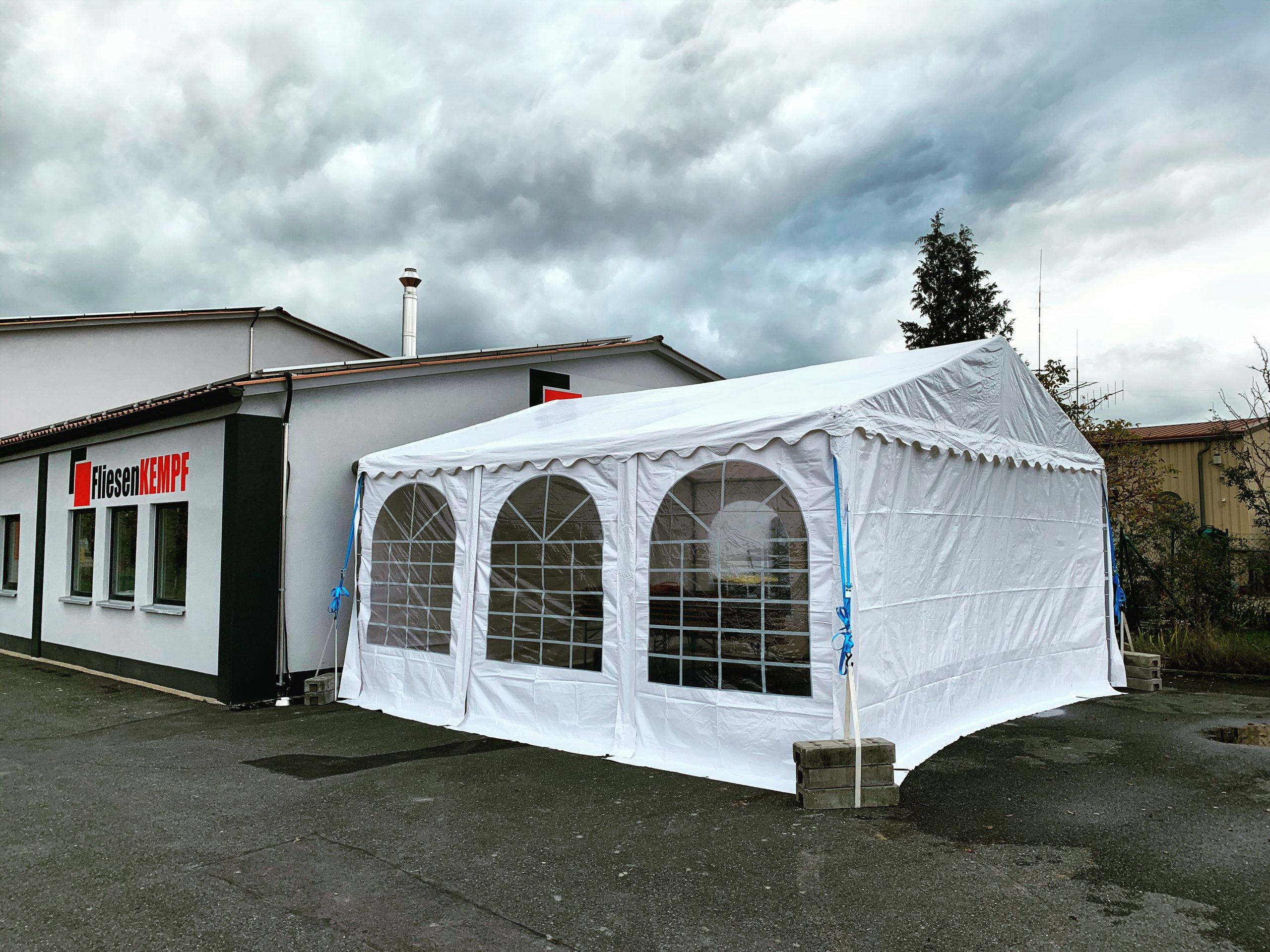 Partyzelt_Fliesen-Kempf_01