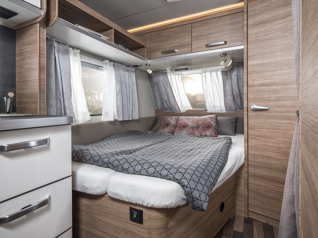MAPA-Vermietung-Camping-Urlaub-Wohnwagen-Koenigsbach-Stein-Pforzheim-Karlsruhe-Stuttgart-75203-Camper-Bully-Kastenwagen-Knaus-Weinsberg-Hobby-Caraone-450FU-8