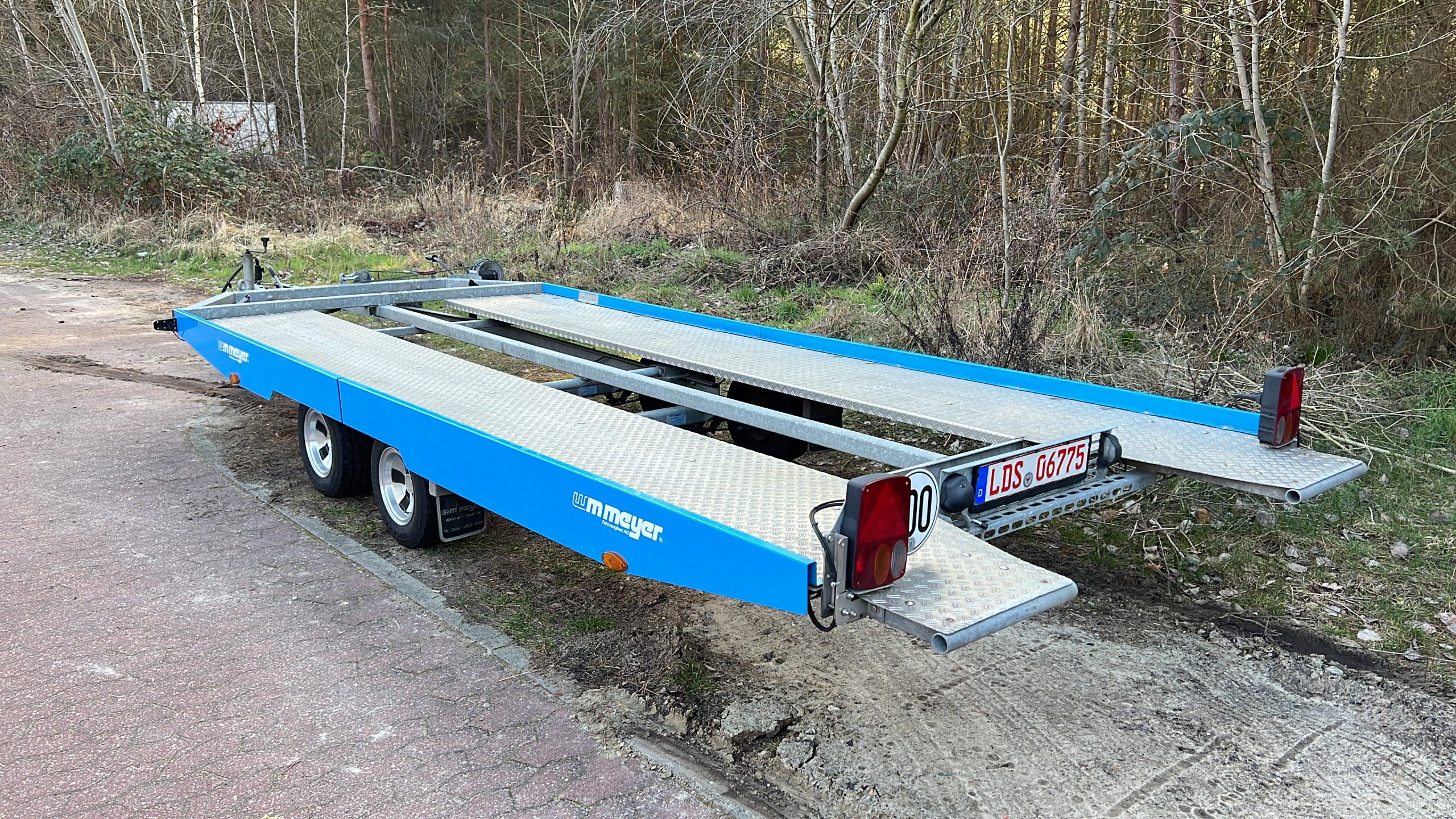 7F62E1B0-4217-4EF9-B474-4486A52D57FA