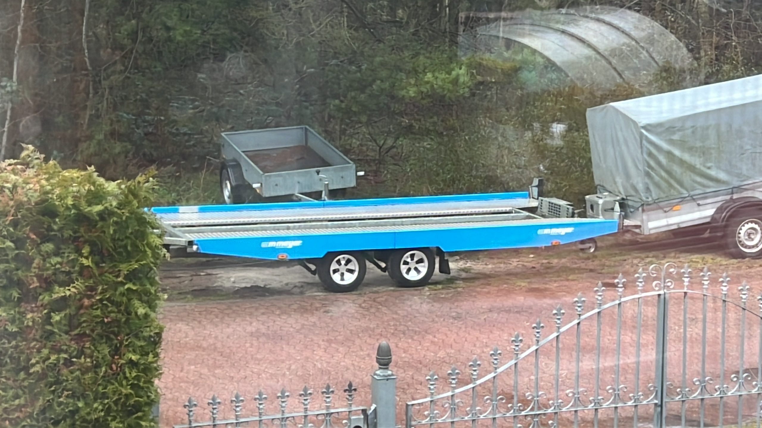 C5D22F6A-9DD7-4470-96EA-F7A4E091EAC0